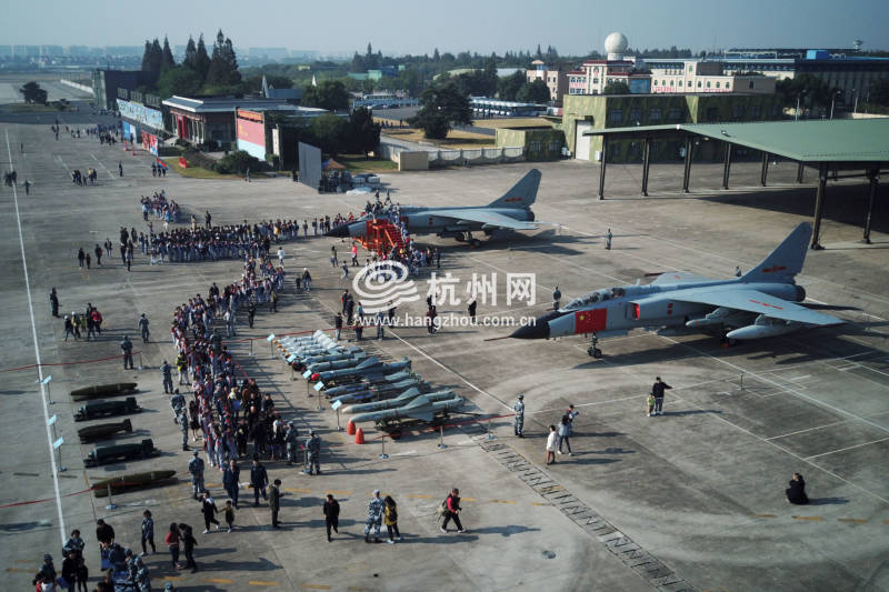 人民空军奋飞70年 杭州举办军营开放日(16)
