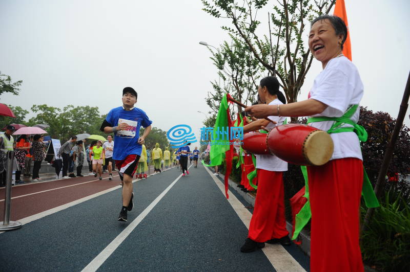 杭州迎“2018雅加达—巨港亚运会”趣味跑活动欢乐开跑(20)