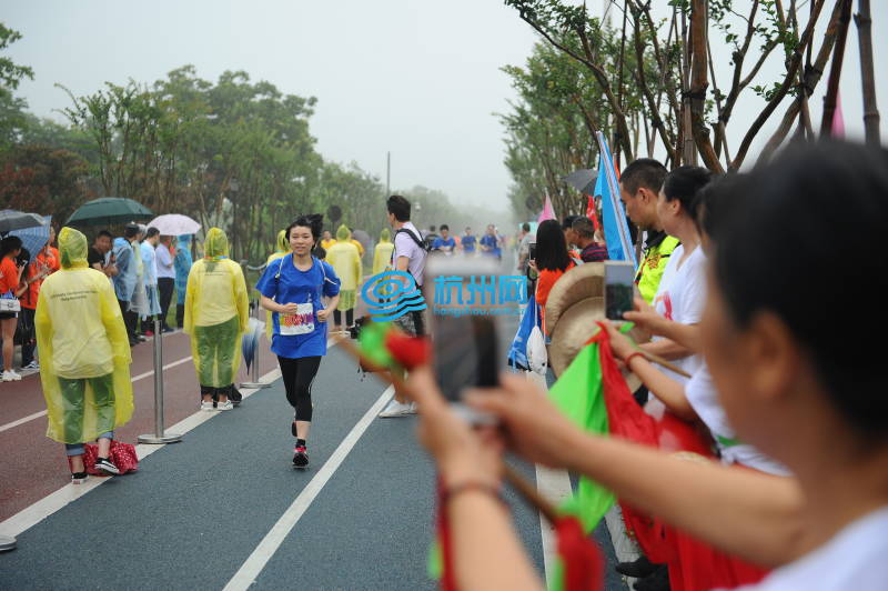 杭州迎“2018雅加达—巨港亚运会”趣味跑活动欢乐开跑(18)