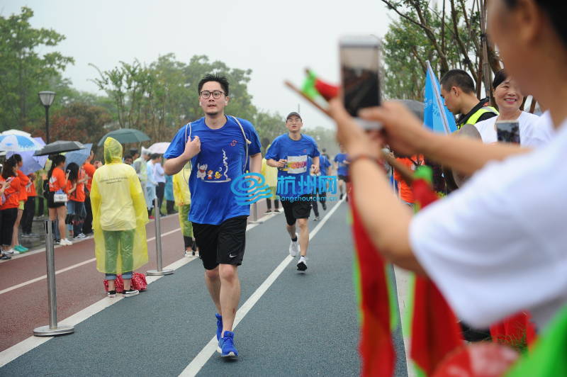 杭州迎“2018雅加达—巨港亚运会”趣味跑活动欢乐开跑(19)