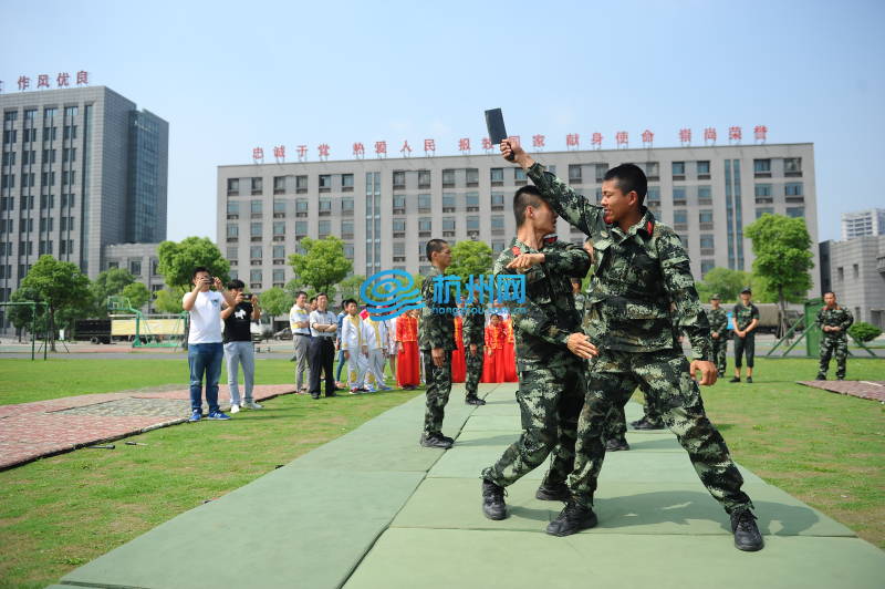 拱墅举行“感受强国强军•网络军营行”活动(10)