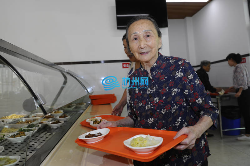 杭州第一家社区老年食堂完成第三次升级改造啦(10)