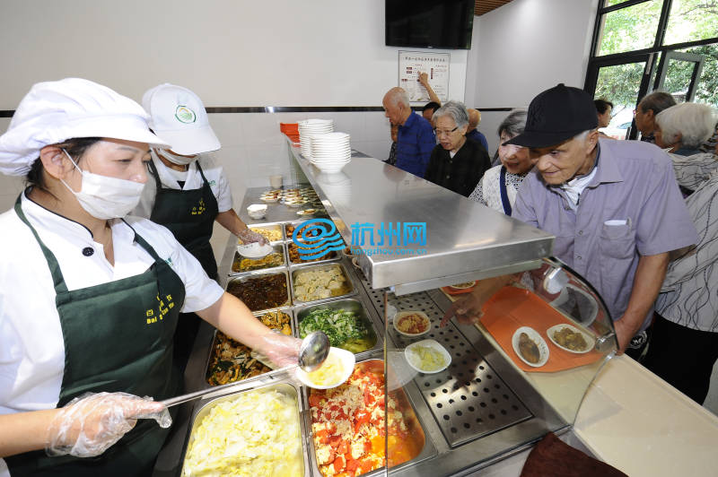 杭州第一家社区老年食堂完成第三次升级改造啦(04)