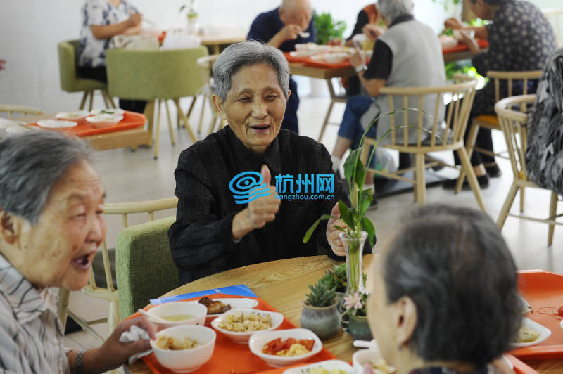 杭州第一家社区老年食堂完成第三次升级改造啦(13)