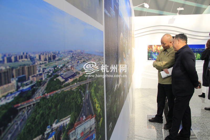 “钱塘观潮”——庆祝改革开放40周年图片展(05)