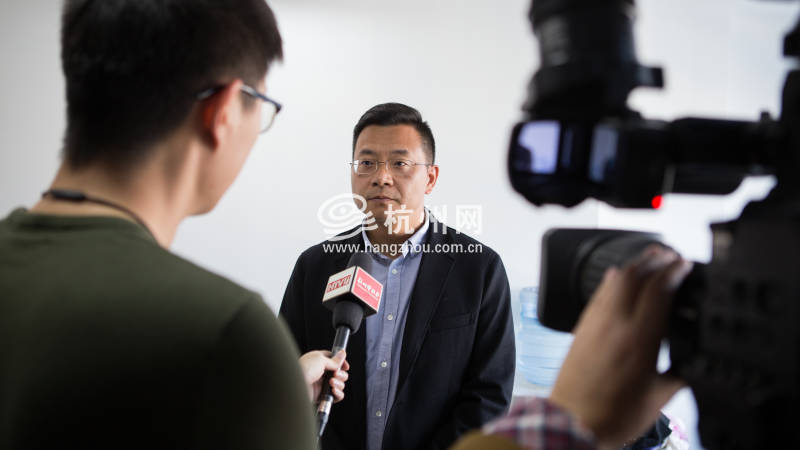 杭州电视台采访杭州网世游赛奇力表情包制作团队(06)