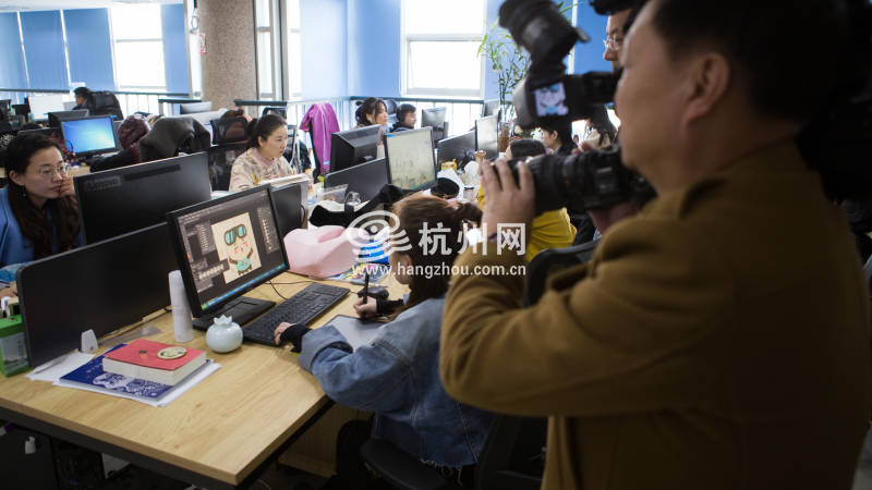 杭州电视台采访杭州网世游赛奇力表情包制作团队(02)