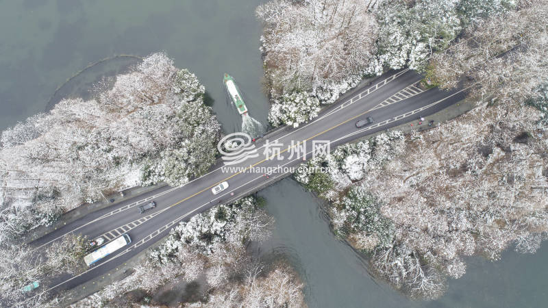 速围观杭州2018年最后一场雪 多视角领略雪中西湖之美（组图）(03)