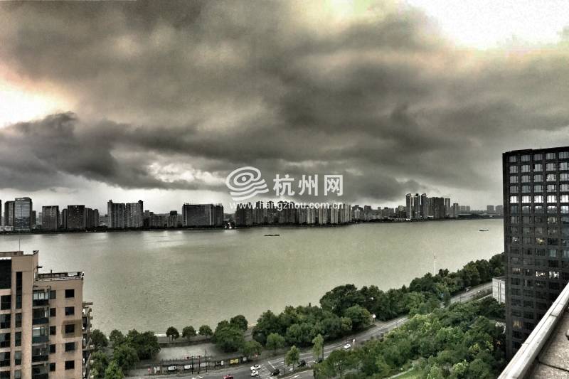 钱塘江的夜景、雨景、休闲的市民(19)