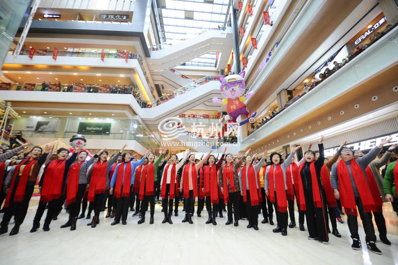 闹元宵玩点时髦的！杭州江干区“快闪”表白祖国(02)