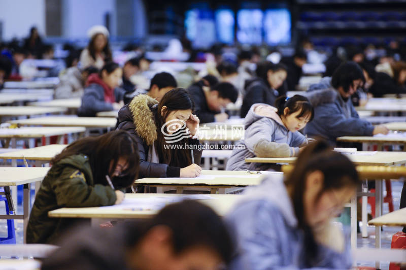 中国美术学院本科招生考试开考 首日迎来15000多名考生(06)