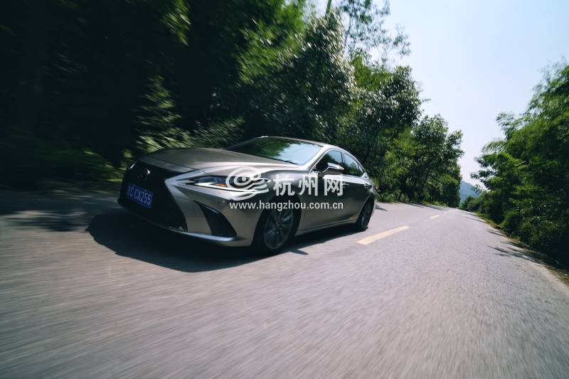 雷克萨斯ES260 F SPORT(02)