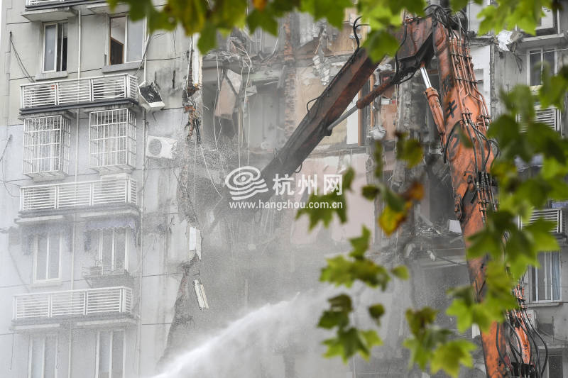 杭州树园小区31幢房屋开始拆除 预计半个月内拆除完毕(13)