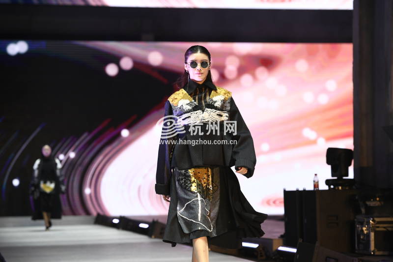 第十三届中国国际女装设计大奖赛总决赛杭州上演(16)