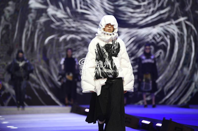 第十三届中国国际女装设计大奖赛总决赛杭州上演(19)