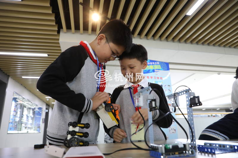 创意让生活更智能 杭州青少年创客大赛开赛(12)