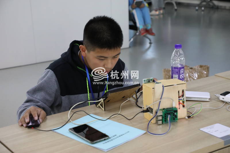 创意让生活更智能 杭州青少年创客大赛开赛(13)
