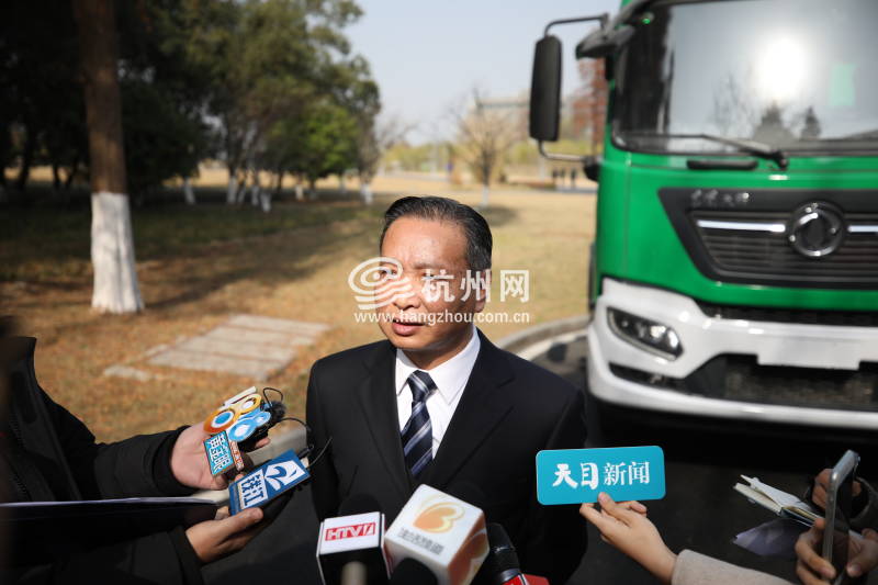 杭州街头旧版垃圾清运车将“退役” 274辆新款国Ⅵ车年底前投入使用(14)