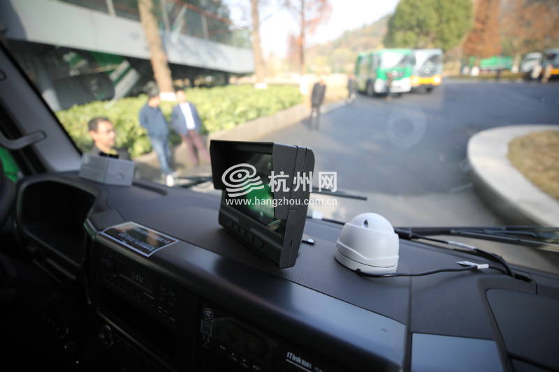 杭州街头旧版垃圾清运车将“退役” 274辆新款国Ⅵ车年底前投入使用(13)