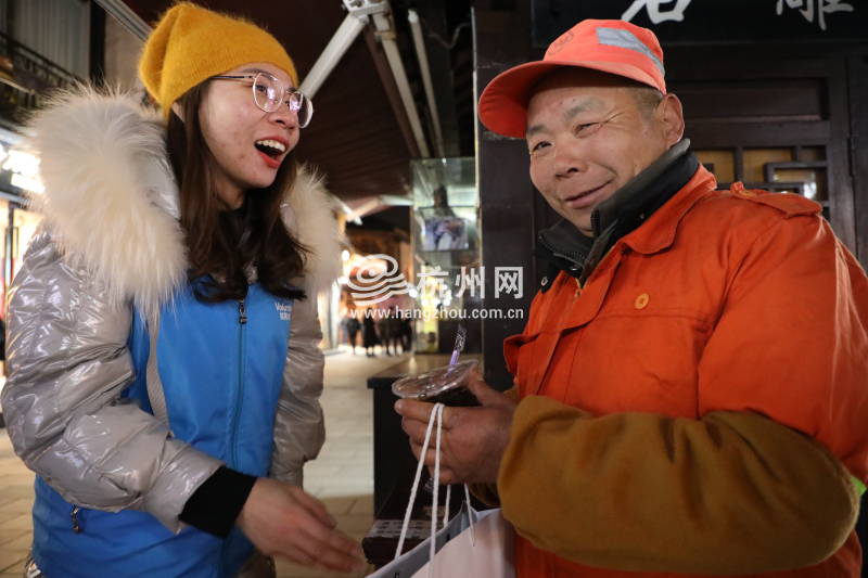 “姜爱暖杭城”活动正在进行：这杯熬煮了十余年的姜茶 温暖他们的冬夜(12)