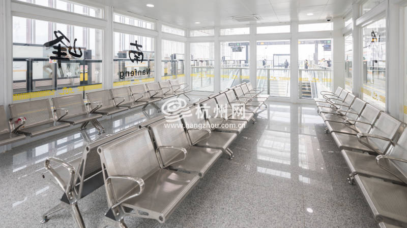 4月10日，杭州网记者体验杭州地铁16号线(14)