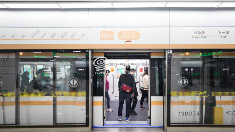 4月10日，杭州网记者体验杭州地铁16号线(13)