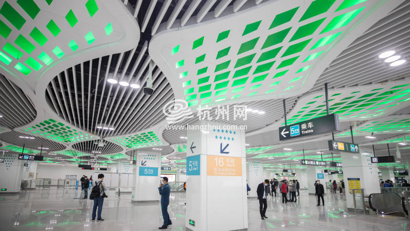 4月10日，杭州网记者体验杭州地铁16号线(05)