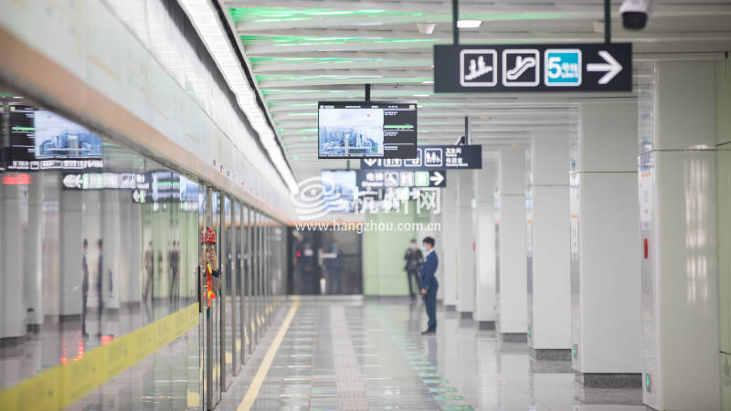 4月10日，杭州网记者体验杭州地铁16号线(11)