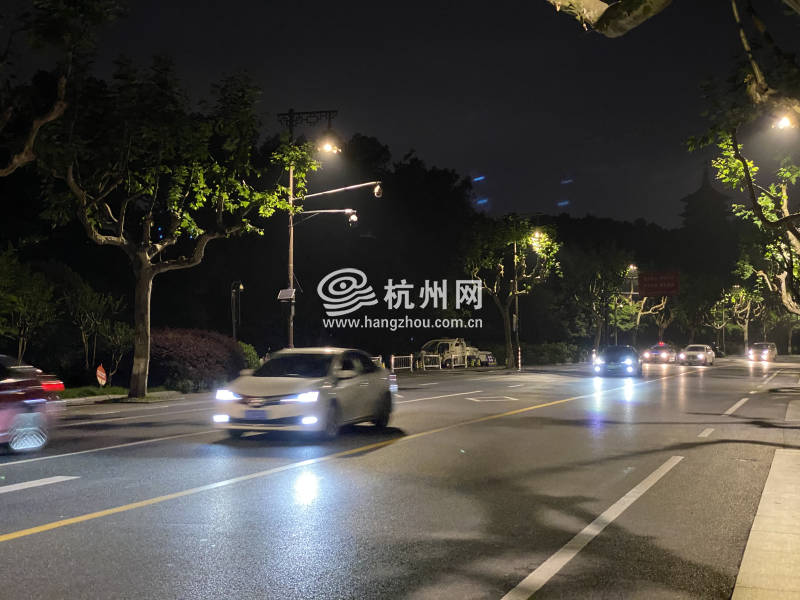 杭州夜马路：街道，出租车，网约车(03)