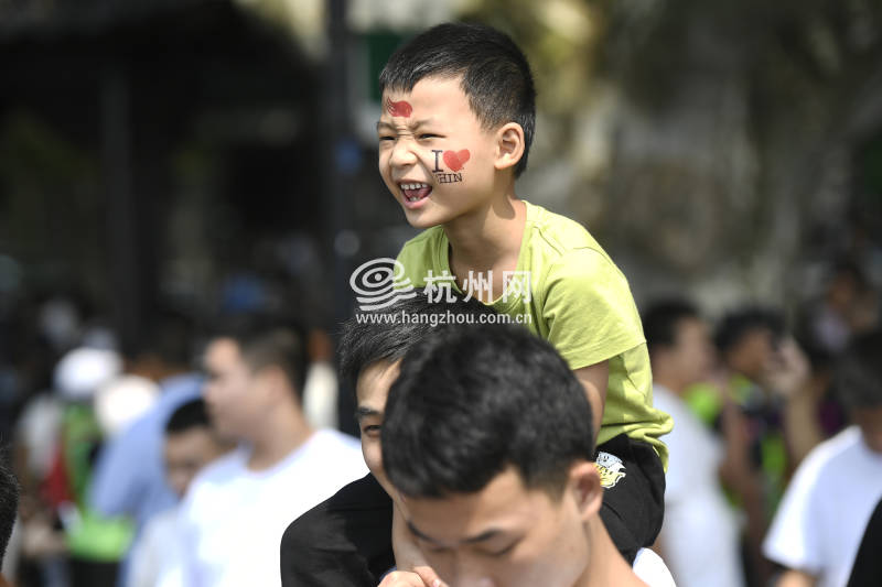 中秋国庆假期到来 西湖景区开启久违的“人从众”模式(08)