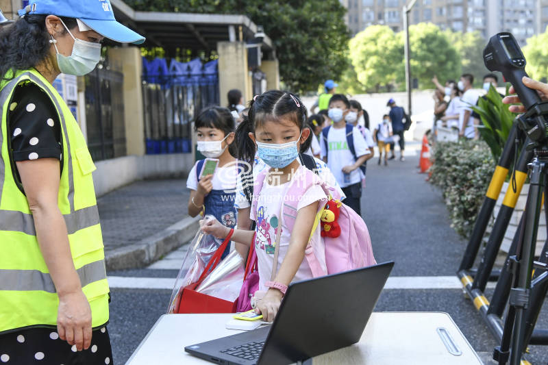 神兽归笼 杭州各校开启花式开学(01)