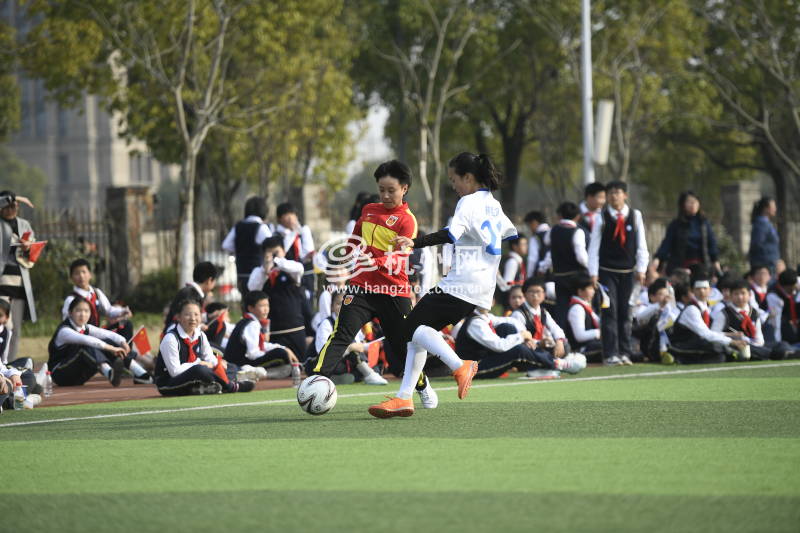 中国女足到访杭州 与校园足球女孩许下亚运之约(09)