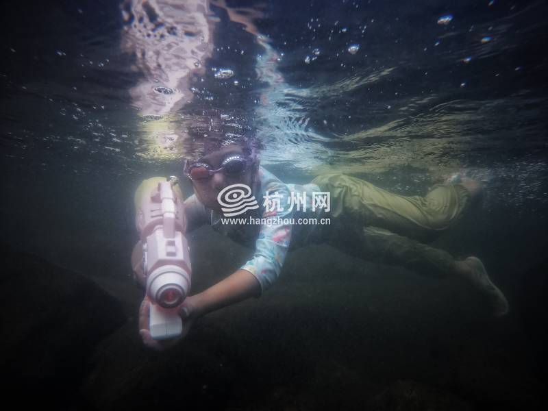 热到化！杭州市民选择“潜水”“摸鱼”(36)
